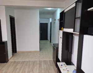 Apartament de inchiriat, 3 camere, parcare inclusa, Zona Sub Cetate