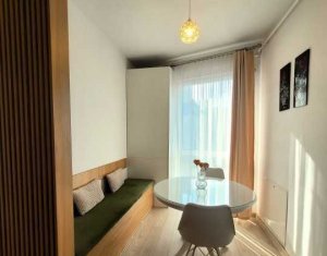 Apartament cu 2 camere de inchiriat, finisat modern, Zona centrala 
