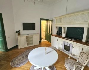 Apartament 2 camere, Ultracentral, Design unic, Balcon, Curte