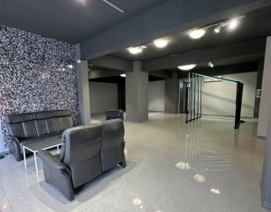 Spatiu comercial showroom 190mp, vitrina mare, str Bucuresti
