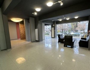 Spatiu comercial showroom 190mp, vitrina mare, str Bucuresti