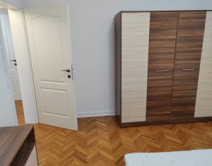Apartament 3 camere, decomandat, 2 bai, balcon,cartier Andrei Muresanu