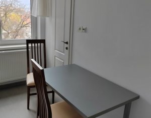 Apartament 3 camere, decomandat, 2 bai, balcon,cartier Andrei Muresanu