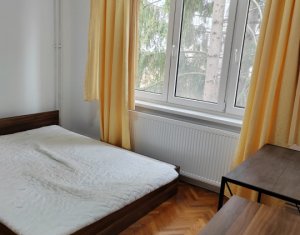 Apartament 3 camere, decomandat, 2 bai, balcon,cartier Andrei Muresanu