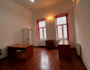 Spatiu 50mp, pivnita 35mp, 1 parcare, Ultracentral - bd. Eroilor