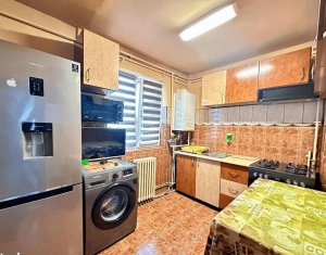 Apartament 2 camere, decomandat, zona Flora – Manastur, cu parcare inclusa