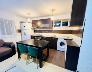 Apartament cu 3 camere semidecomandat Floresti
