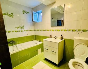 Apartament cu 3 camere semidecomandat Floresti