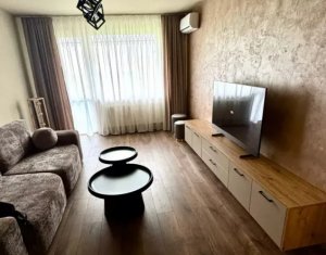 Apartament cu 2 camere, decomandat, modern, zona  Iulius Mall