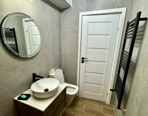 Apartament cu 2 camere, decomandat, modern, zona  Iulius Mall
