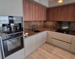 Apartament modern, 3 camere, 2 bai, balcon generos, panorama 