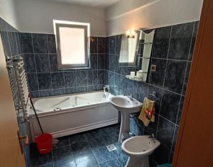 Apartament cu 3 camere, decomandat, 2 parcari, zona Iulius Mall