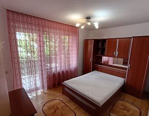 Apartament cu 3 camere, decomandat, 2 parcari, zona Iulius Mall