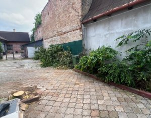 Spatiu birouri, 85mp, curte comuna, loc de parcare, Centru