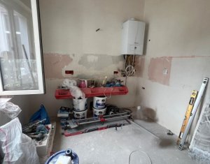 Spatiu birouri, 85mp, curte comuna, loc de parcare, Centru