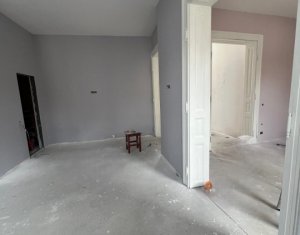 Spatiu birouri, 85mp, curte comuna, loc de parcare, Centru