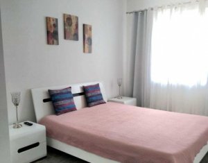 Apartament modern cu 2 camere, decomandat, zona Metro-Vivo