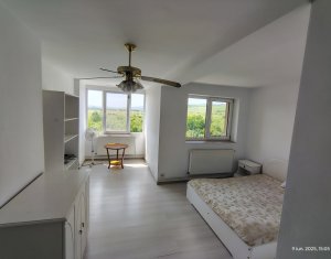 Apartament spatios cu 3 camere, decomandat, 115mp, zona Emerson