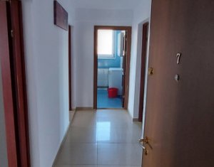 Apartament spatios cu 3 camere, decomandat, 115mp, zona Emerson