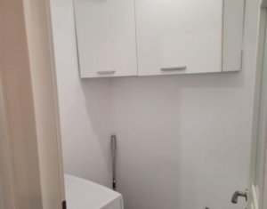 Apartament cu 3 camere, semidecomandat, Floresti