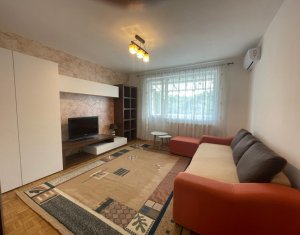 Apartament cu 3 camere, zona Iulius Mall