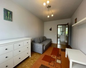 Apartament cu 3 camere, zona Iulius Mall