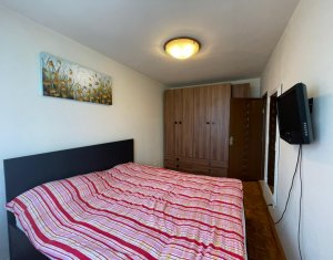 Apartament cu 3 camere, zona Iulius Mall