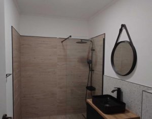 Apartament modern de inchiriat, 2 camere, prima inchiriere, Zona VIVO