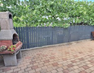 Inchiriere apartament de lux in casa, Gruia, curte, finsaje premium
