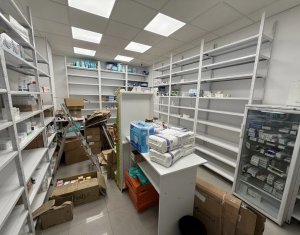 Spatiu comercial de inchiriat – vitrina ampla, pozitie semicentrala