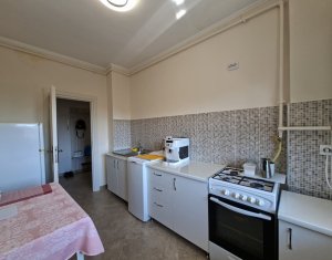 Apartament 2 camere decomandat, centru, zona Dorobantilor, parcare, 2 balcoane