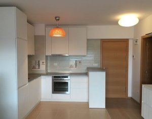Apartament 2 camere semidecomandate, zona Iulius Mall, parcare subterana, balcon