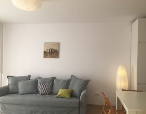 Apartament 2 camere semidecomandate, zona Iulius Mall, parcare subterana, balcon