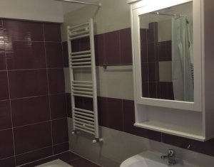 Apartament 2 camere semidecomandate, zona Iulius Mall, parcare subterana, balcon