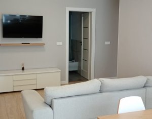 Apartment 3 rooms for rent in Floresti