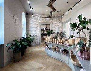 Spatiu comercial ultracentral cu loc de parcare 
