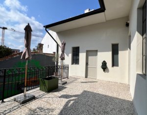 Spatiu comercial ultracentral cu loc de parcare 