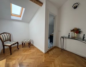 Casa recent renovata, zona parcului Feroviarilor