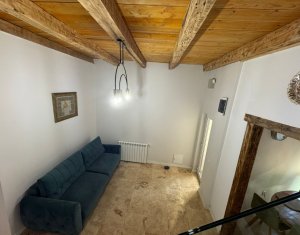 Casa recent renovata, zona parcului Feroviarilor