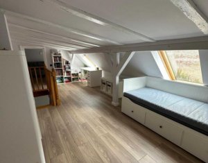 Apartament spatios si de lux cu 3 camere, 90mp, central