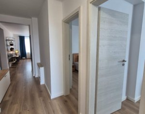 Apartament 3 camere, Zona Europa, Parcare, Garaj subteran, Balcon, Curte comuna