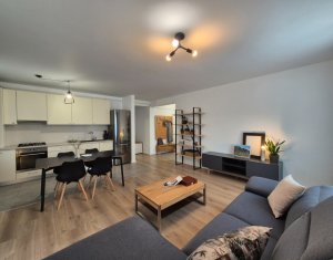 Apartament 3 camere, Zona Europa, Parcare, Garaj subteran, Balcon, Curte comuna