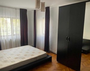 Apartment 4 rooms for rent in Cluj-napoca, zone Manastur