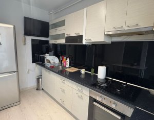 2 camere, decomandat, zona Vivo