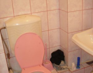 3 camere decomandate, 2 bai, cartier Manastur, etaj intermediar