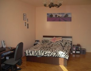 3 camere decomandate, 2 bai, cartier Manastur, etaj intermediar