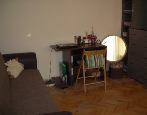 3 camere decomandate, 2 bai, cartier Manastur, etaj intermediar