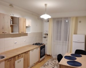 Apartament de inchiriat, 2 camere, loc de parcare, Eroilor - Floresti