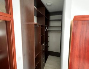 Appartement 4 chambres à louer dans Cluj-napoca, zone Centru