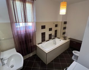 Appartement 4 chambres à louer dans Cluj-napoca, zone Centru